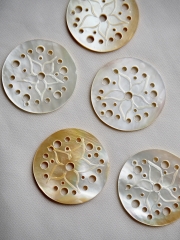 ラウンドカット フラワー -59-（シロチョウガイ）【約2.5cm/1枚】[メール便可]まとめ買い10%OFF  En: Shell accessory flower wmop 貝殻