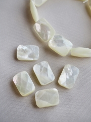 シェルビーズ-ジュエルカット(シロチョウガイ)【約10×7mm(約10cm・約10個)】[メール便可]まとめ買い10%OFF #1337 En:white MOP - Shell Beads 貝殻