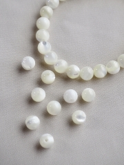 タカセガイ-丸ビーズ【約4mm(約10cm・約25個)】#1334[メール便可]まとめ買い10%OFF En:Shell Beads -Trocus 貝殻