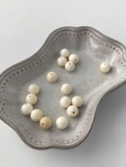 淡水真珠貝 - 丸ビーズ【約6mm/約16個・約10cm】[メール便可]まとめ買い10%OFF #277 En:Freshwater - Shell Beads 貝殻