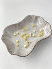 シロチョウガイ - 丸ビーズ【約4mm/約27個・約10cm】[メール便可]まとめ買い10%OFF #281 En:white MOP - Shell Beads 貝殻
