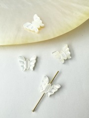 シェルビーズ-バタフライ縦穴(シロチョウガイ)【約11×11mm/1個】[メール便可]まとめ買い10%OFF  #2057 En: Shell Beads -White MOP 貝殻