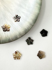 シェルビーズ - フラワー小(クロチョウガイ)【約8mm/1個】[メール便可] まとめ買い10%OFF #2059 En:-Black MOP - Shell Beads -Cherry blossoms 貝殻