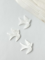 シェルビーズ - ツバメ(淡水真珠貝)【約25×27mm/1個】[メール便可]まとめ買い10%OFF #2107 En:Shell Beads -freshwater pearl 貝殻