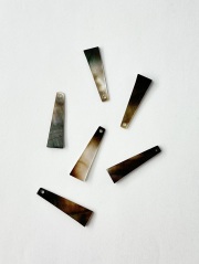 シェルビーズ-プレート スティック(クロチョウガイ)【約7×25mm】1個 [メール便可]まとめ買い10%OFF #1273 En:Shell Beads -Black MOP 貝殻