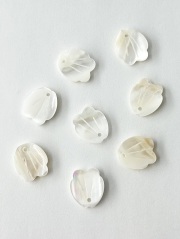 シェルビーズ - 花びら(淡水真珠貝)【約12×14mm/1個】[メール便可]まとめ買い10%OFF #218 En:Freshwater pearl MOP - Shell Beads 貝殻