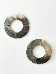 シェルパーツ-ラウンド デザイン(クロチョウガイ)【約40mm】1個 [メール便可]まとめ買い10%OFF #2132 En:Shell parts -Black MOP 貝殻