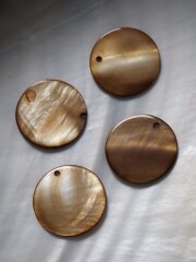 シェルプレートビーズ - ラウンド ブラウン(淡水真珠貝)【約23ｍm】[メール便可] #307 En: Shell accessory,shell, freshwater pearl 貝殻