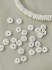 ホワイトクラム#3【約0.6ｃｍ/1本約60ｃｍ】[メール便可-10袋まで]    En: Shell Beads,wthite clam(Size:0.6cm, per 1strand-60cm) 貝殻