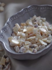 クラッシュシェル - タカセガイ【約5～6ｍｍ/約500ｇ】 En:  Shell chip -Trocus (size:5-6mm, per 500g) 貝殻