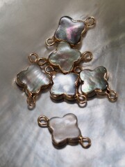 つなぎシェルパーツ -クロチョウガイ クローバー【約20×12mm/1個】[メール便可]まとめ買い10%OFF #262 En:Shell parts -Black MOP 貝殻