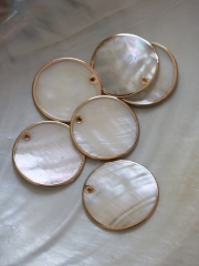 ゴールドエッジ ラウンド -淡水真珠貝【約30mm/1個】[メール便可]まとめ買い10%OFF #316 En:Shell parts -Freshwater pearl MOP 貝殻