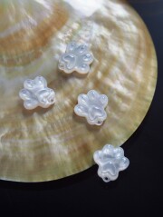 シェルビーズ - 肉球(シロチョウガイ)【約14×14mm/1個】[メール便可]まとめ買い10%OFF #312 En:Shell Beads -White MOP 貝殻