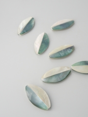シェルパーツ オーバル #101【約3ｃｍ/2個入】[メール便可]    En: Shell aaccessory, Four Sided Green Shell Beads (Size:3cm, per 2pcs) 貝殻