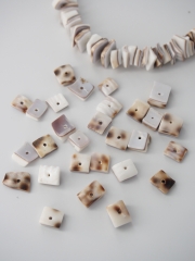 シェルビーズ シプレアタイガー（ホシダカラ）#29【約0.5～0.8ｃｍ/1本約42ｃｍ】[メール便可-5袋まで] En: Shell Beads -cyprea tiger-(Size:0.5-0.8cm, per 42cm/strand) 貝殻