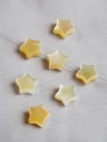 シェルビーズ-スター 横穴 イエロー8mm(シロチョウガイ)【約8mm/1個】[メール便可]まとめ買い10%OFF #1214 En:Shell Beads -White MOP