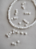 タカセガイ-丸ビーズ【約2mm(約10cm・約50個)】#1341[メール便可]まとめ買い10%OFF En:Shell Beads -Trocus
