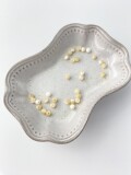 タカセガイ - 丸ビーズ【約3mm/約10cm・約30個】[メール便可]まとめ買い10%OFF #278 En:Trocus - Shell Beads
