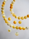 シロチョウガイ（黄蝶貝）丸ビーズ【約7mm/約10cm・約14個】#117[メール便可]まとめ買い10%OFF 貝殻