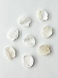 シェルビーズ - 花びら(淡水真珠貝)【約12×14mm/1個】[メール便可]まとめ買い10%OFF #218 En:Freshwater pearl MOP - Shell Beads 貝殻