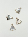 つなぎシェルパーツ -クロチョウガイ トライアングル【約22×17mm/1個】[メール便可]まとめ買い10%OFF #2185 En:Shell parts -Black MOP 貝殻