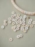 ピンクルファヌス♯7【約0.4～0.5ｃｍ/1本約55ｃｍ】[メール便可-10袋まで]  En: Shell Beads -red lip-(Size:0.4-0.5cm, per 1strand-55cm) 貝殻