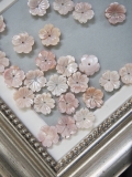 シェルビーズ - サクラ大(淡水真珠貝)【約12mm/6個】[メール便可] #210 En:Freshwater pearl MOP - Shell Beads -Cherry blossoms (size:12mm・6pcs)