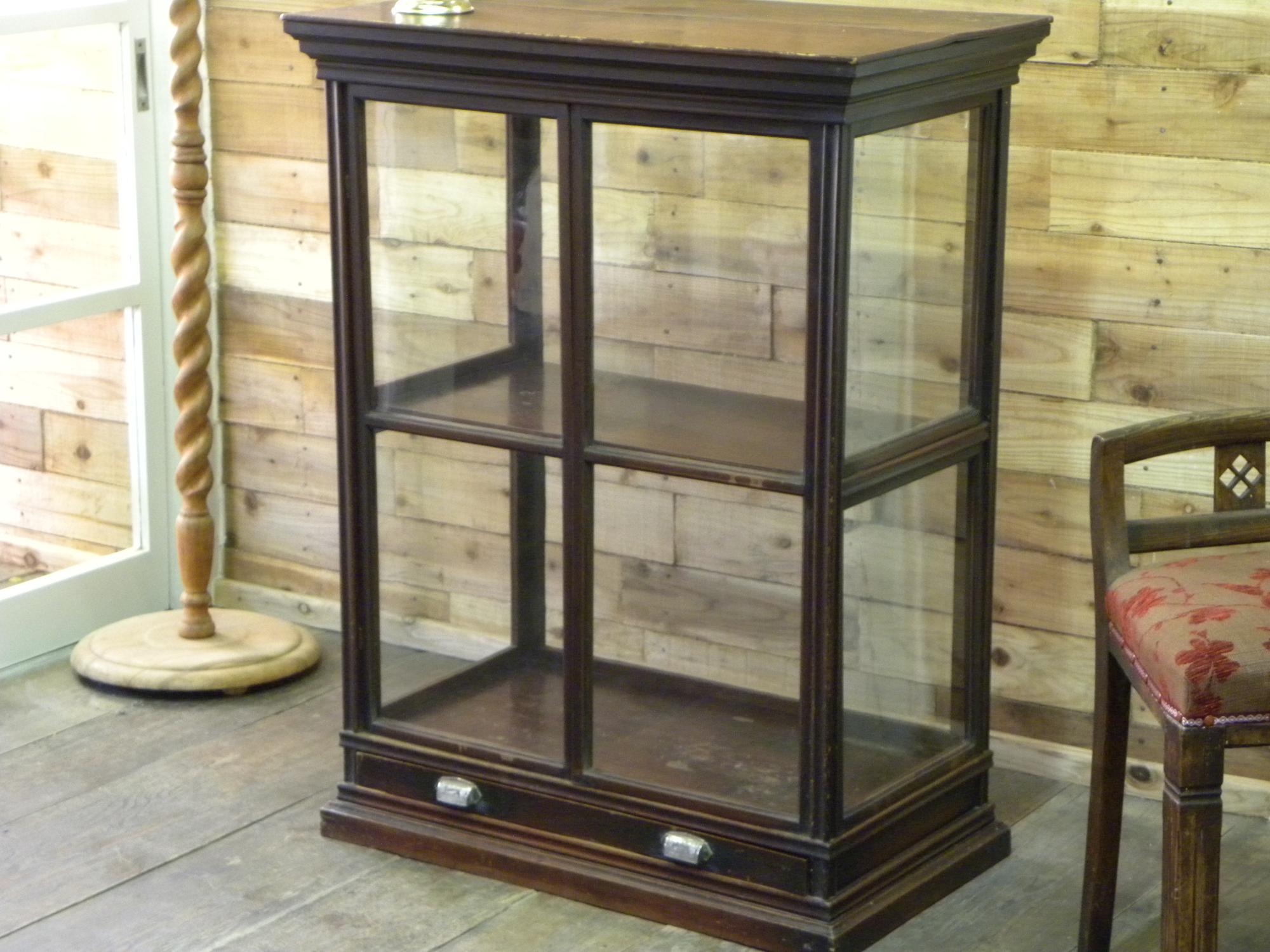 【SOLD　OUT】　明治から大正期のガラスケース・飾り棚