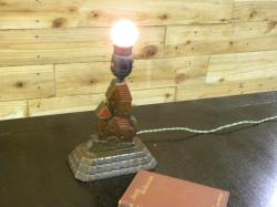 【ＳＯＬＤ　ＯＵＴ】　かわいいおうちの形のスタンドライト