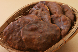 黒砂糖おせんべい『たぬき』