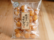 『山椒』　さんしょうをきかせた和製のせんべい（ぷく）　
