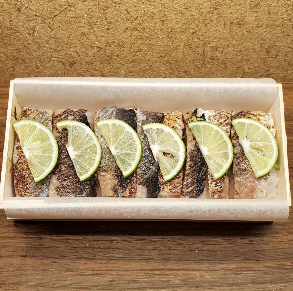 【テイクアウト専用】期間限定・炙り秋刀魚の押し寿司