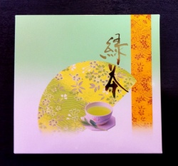 100g袋入りのお茶が２袋セットできるギフト用ケースです