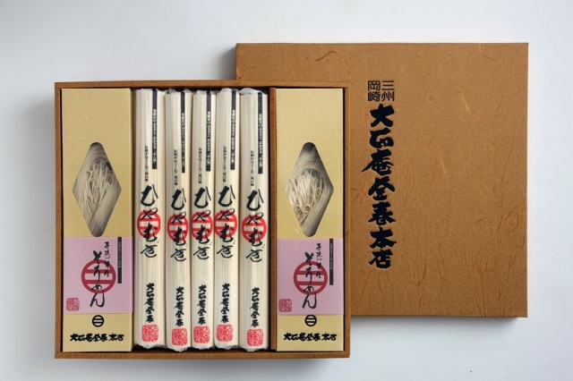 乾麺：ひやむぎ　５本、半生そうめん　２本入り