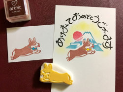 空飛ぶコーギー年賀状見本