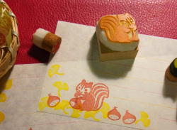 秋リスハンコメイン