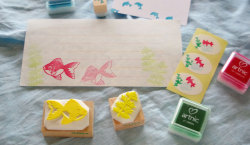 消しゴムはんこ　ちびムーン様 切り絵風紫陽花の消しゴムはんこ（持ち手つき）押し方見本＆説明