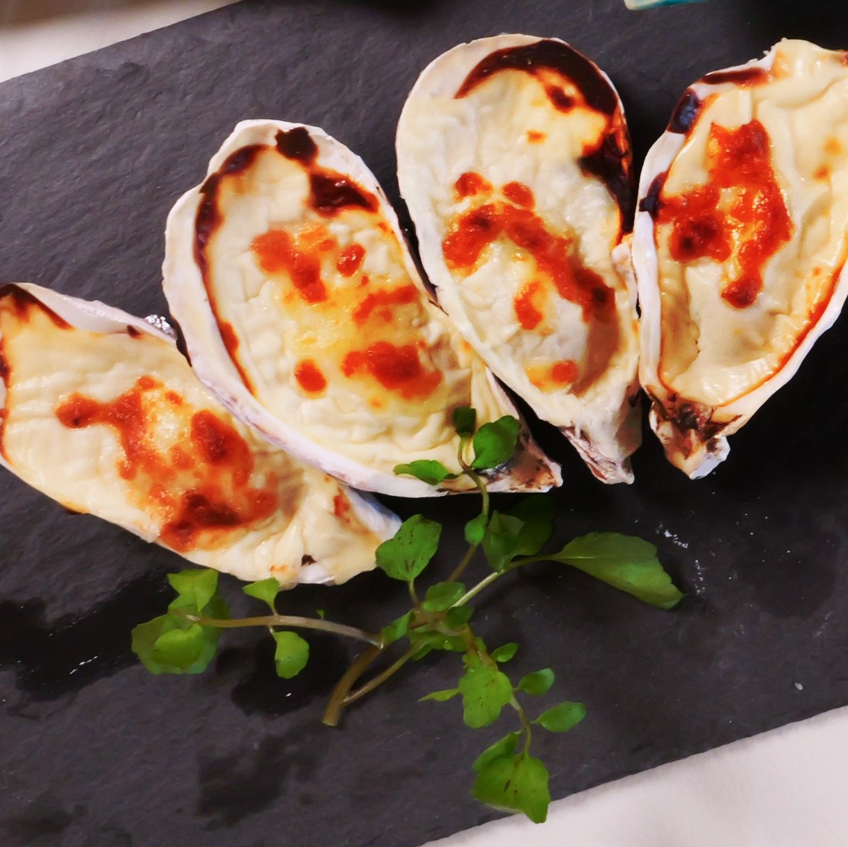 かなわ　殻付きかきグラタン　広島県産　生食用かき　クリーミー　濃厚　