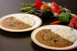 【70】百年ライスカレー ビーフ、チキン＆マッシュルーム［常温］