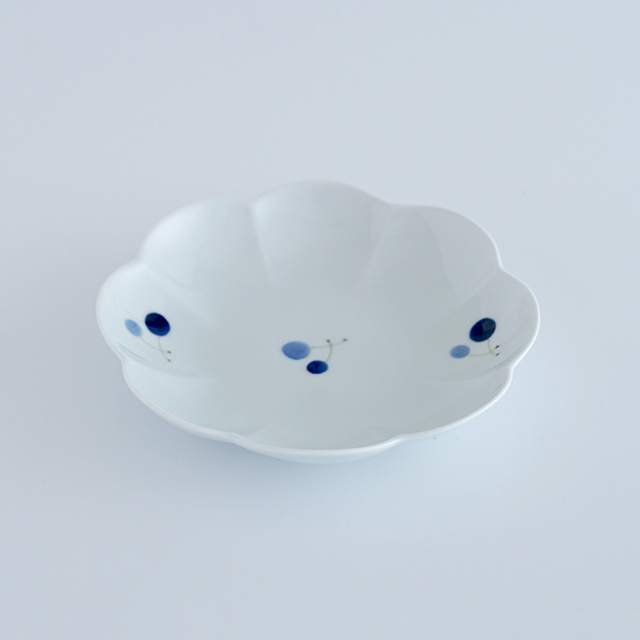 和食器通販　有田焼　窯元　金善窯　菊割　皿　プレート　花　菊　│株式会社金善製陶所