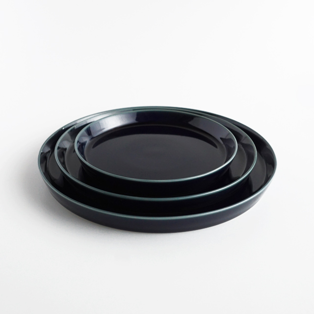 反りプレート　蒼　金善製陶所