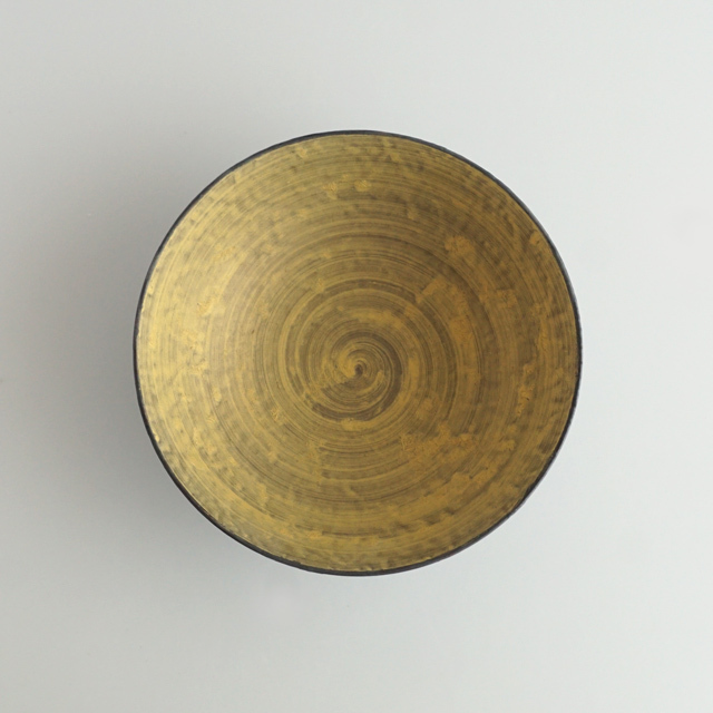 多用鉢　黒サビ絞り雲金