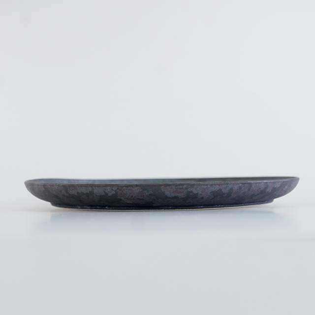 23.5cmフラット三重高台皿 黒サビ絞り