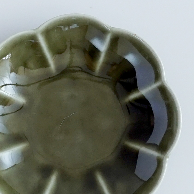 和食器通販　有田焼　窯元　金善窯　菊割　皿　プレート　花　菊　│株式会社金善製陶所