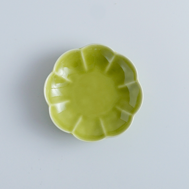 和食器通販　有田焼　窯元　金善窯　菊割　皿　プレート　花　菊　│株式会社金善製陶所