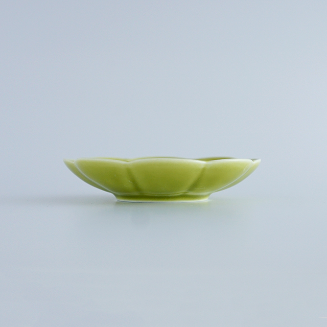 和食器通販　有田焼　窯元　金善窯　菊割　皿　プレート　花　菊　│株式会社金善製陶所