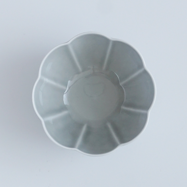 和食器通販　有田焼　窯元　金善窯　菊割　小鉢　鉢　ボウル　菊　花　│株式会社金善製陶所