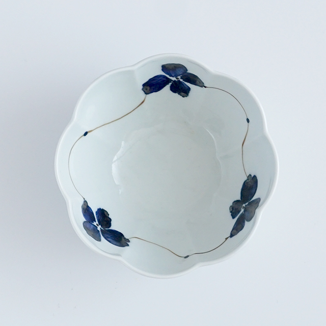 和食器通販　有田焼　窯元　金善窯　菊割　小鉢　鉢　ボウル　菊　花　│株式会社金善製陶所