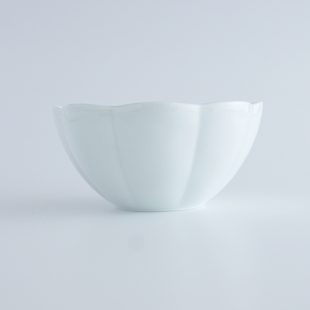 和食器通販　有田焼　窯元　金善窯　菊割　小鉢　鉢　ボウル　菊　花　│株式会社金善製陶所