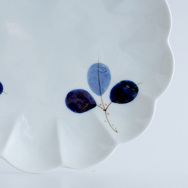 和食器通販　有田焼　窯元　金善窯　菊割　皿　プレート　花　菊　│株式会社金善製陶所